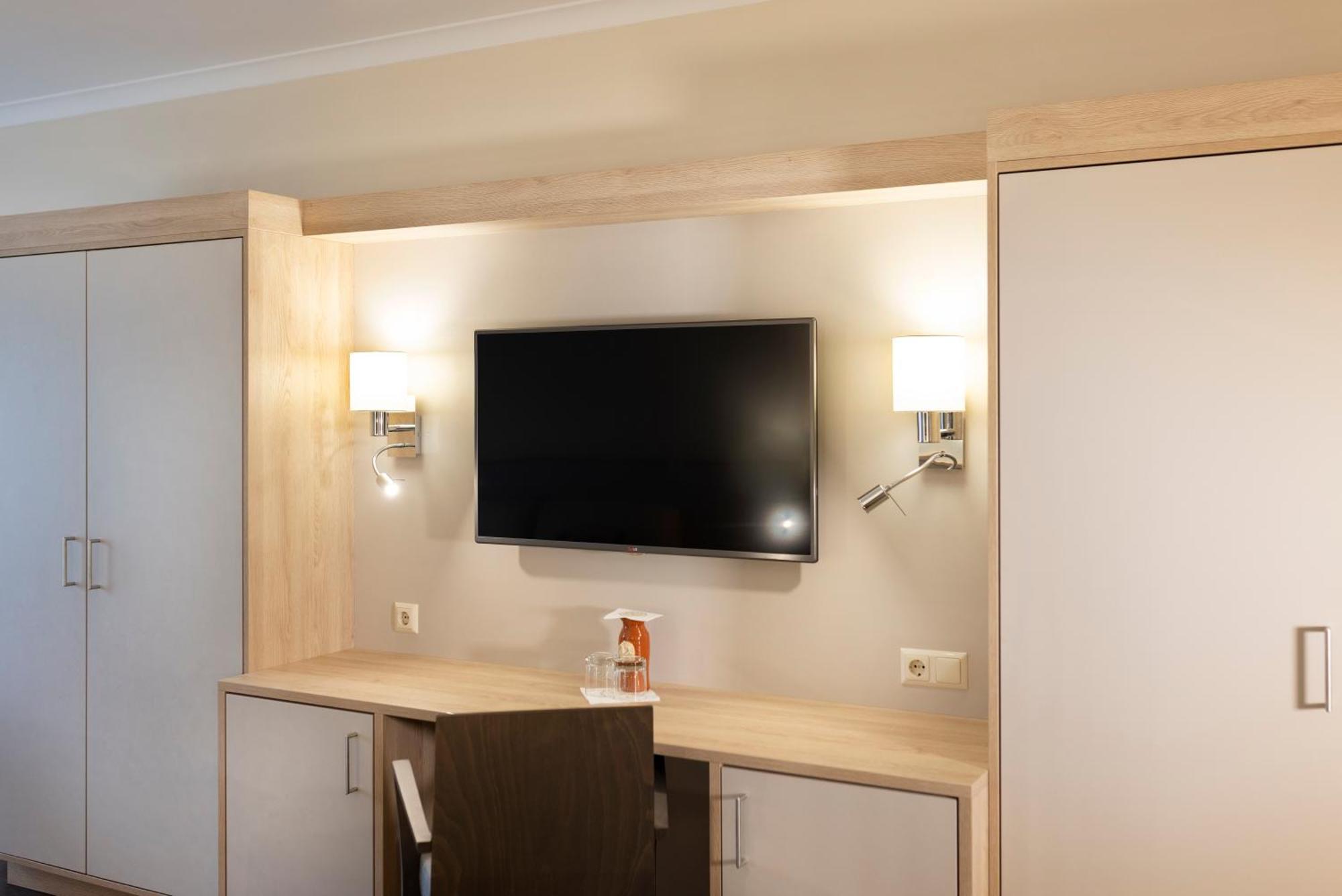 Vitalhotel Der Parktherme - Inkl Thermeneintritt & Sauna บัดราดเคอร์สบวร์ก ภายนอก รูปภาพ